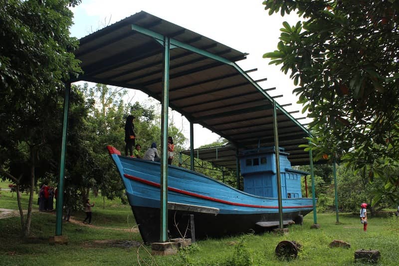 Menguak Misteri Di Kampung Vietnam Yang Dikenal Angker. Jangan Datang Sendirian! 