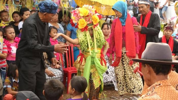 Tarian Mistis Khas Indonesia Yang Bikin Penonton Bergidik Ngeri, WOW!!!