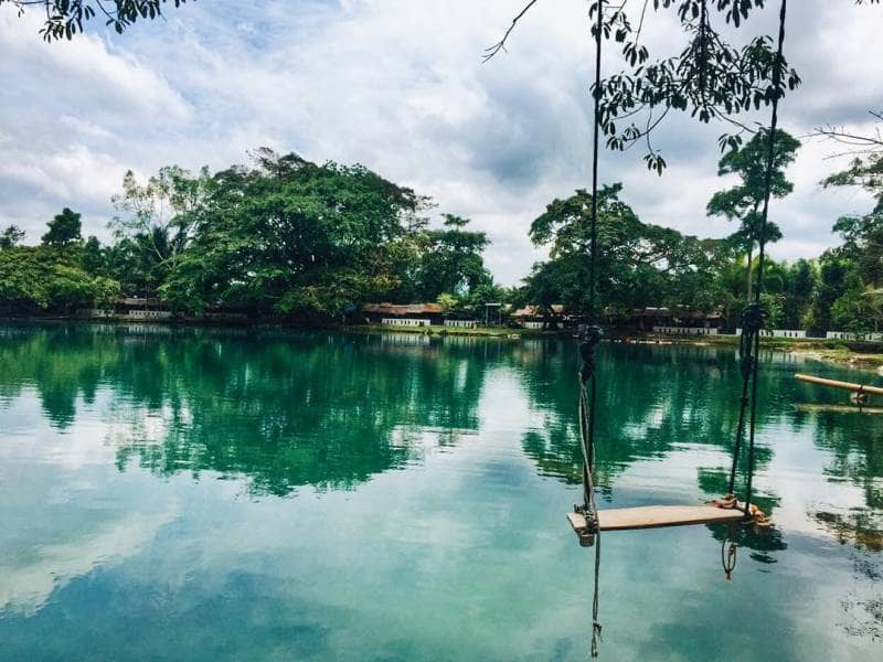 Menikmati Keindahan Bercampur Misteri Di Danau Linting