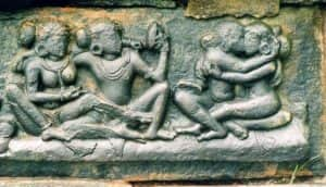 Tak hanya memiliki sejarahnya,10 Candi di India ini menampilankan relief unik erotis