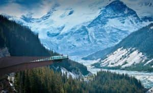 10 SKYWALK TERKEREN DI DUNIA TAWARKAN PEMANDANGAN SPEKTAKULER