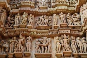 Tak hanya memiliki sejarahnya,10 Candi di India ini menampilankan relief unik erotis