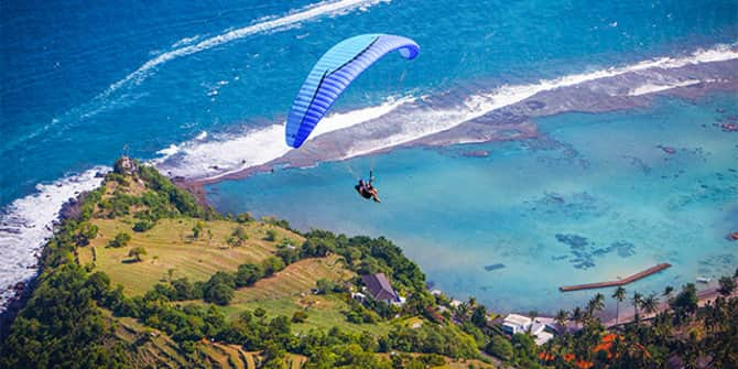 10 LOKASI PARALAYANG TERBAIK DI INDONESIA BIKIN KAMU LUPA DARATAN