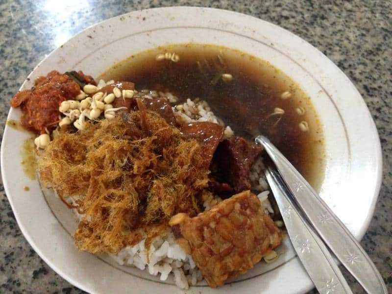 10 Rekomendasi Rawon Enak di Jawa Timur