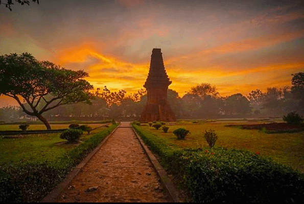 MELONGOK 9 CANDI TERKENAL DI MOJOKERTO, MISTIS DAN MELEGENDA