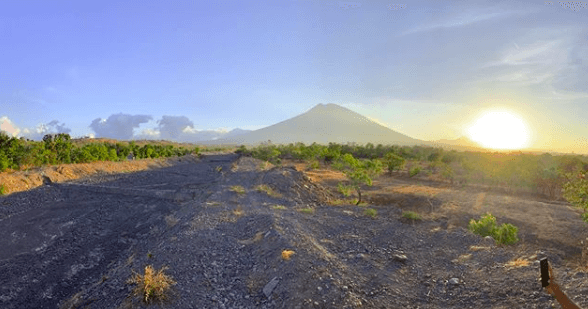 10 GUNUNG KERAMAT DI INDONESIA DIPERCAYA MEMILIKI CERITA MISTIS