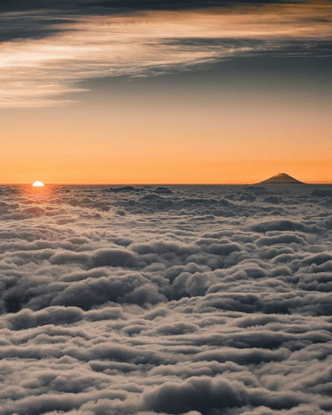 10 GUNUNG KERAMAT DI INDONESIA DIPERCAYA MEMILIKI CERITA MISTIS