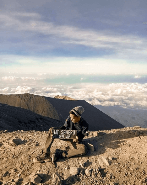 10 GUNUNG KERAMAT DI INDONESIA DIPERCAYA MEMILIKI CERITA MISTIS