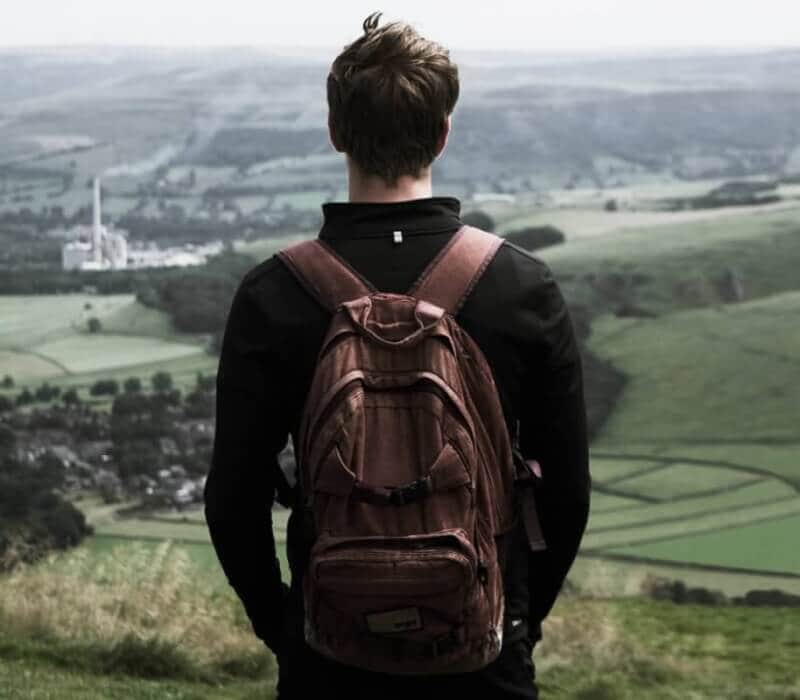 10 IDE HADIAH UNTUK PECINTA TRAVELLING YANG UNIK DAN BERKESAN