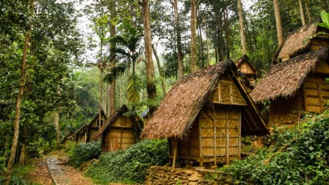 10 WISATA ADAT INDONESIA DENGAN RUMAH KHASNYA YANG UNIK