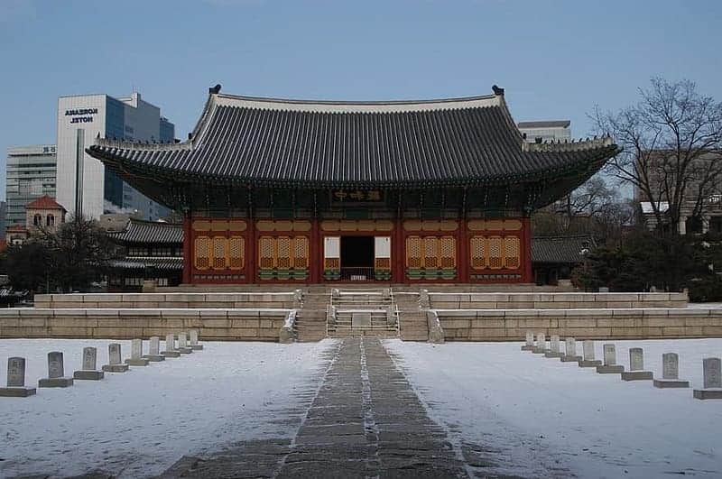 5-istana-kerajaan-terkenal-di-korea-selatan-favorit-wisatawan-dunia