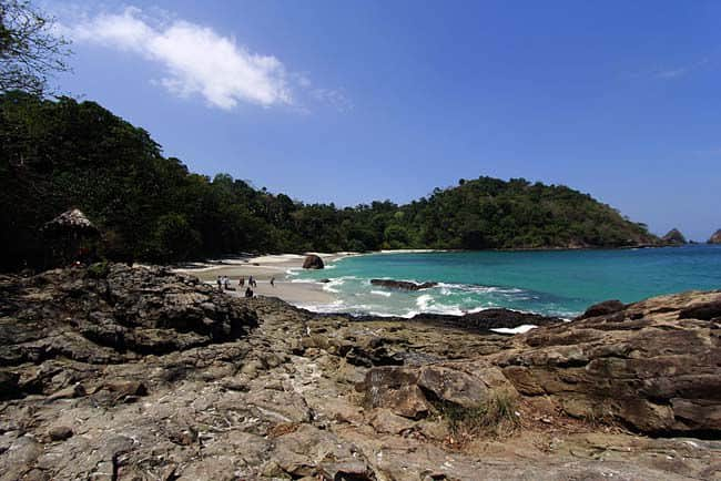 10 PANTAI TERKENAL DI BANYUWANGI, CAKEPNYA NGGAK KALAH SAMA BALI