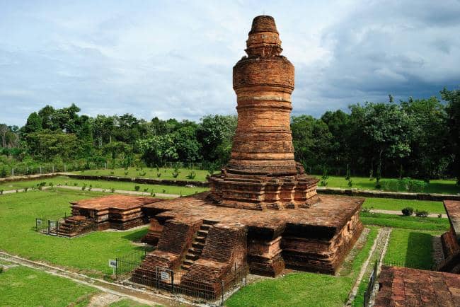 Telisik Sejarah Di 10 Candi Terkenal di Sumatera