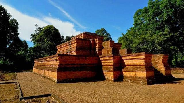 Telisik Sejarah Di 10 Candi Terkenal di Sumatera