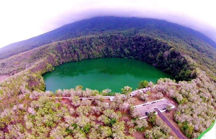 10 DANAU DENGAN CERITA HOROR DI INDONESIA BIKIN BULU KUDUK BERDIRI