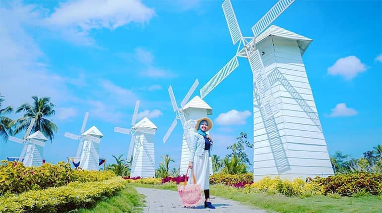cakep-10-wisata-dengan-spot-kincir-angin-di-indonesia