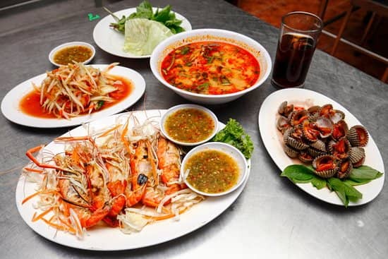 10 TEMPAT MAKAN LEGENDARIS DI THAILAND RASANYA MENGGETARKAN LIDAH