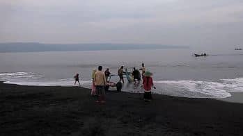 10 PANTAI DI JEMBER, CAKEPNYA NGGAK KALAH SAMA BALI LHO