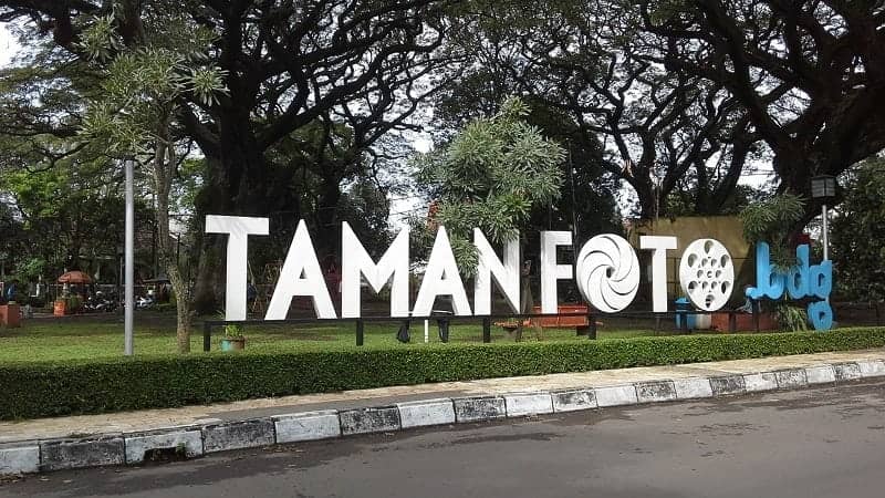 JOMBLO HINGGA SUPERHERO, BERIKUT 10 TAMAN DI BANDUNG UNTUK BERSANTAI