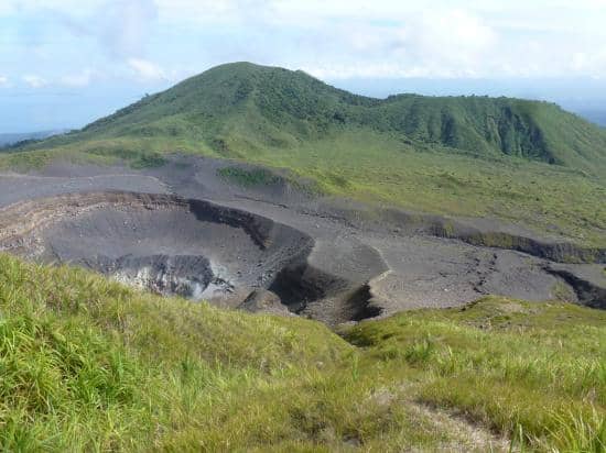 10 TEMPAT WISATA DI MINAHASA SEGARKAN MATA