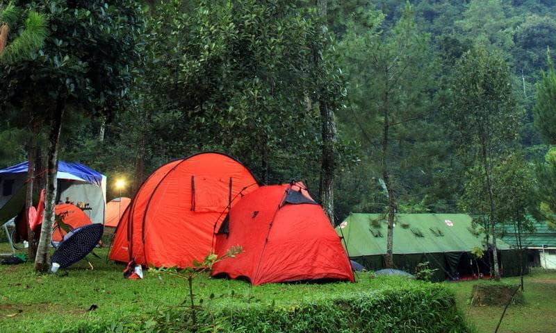 13 LOKASI CAMPING DI PUNCAK YANG SEJUK DENGAN PEMANDANGAN CAKEP