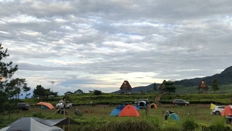 13 LOKASI CAMPING DI PUNCAK YANG SEJUK DENGAN PEMANDANGAN CAKEP