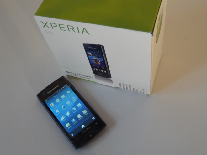 Xperia ray a.k.a Sony Ericsson Urushi ST18i Fullset Garansi smp Des 2012 Surabaya