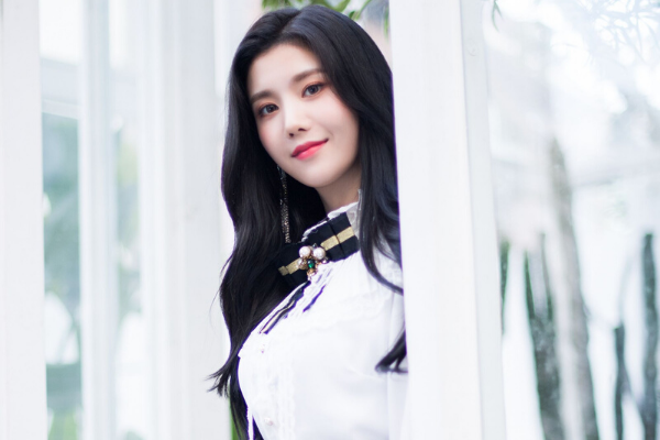 Siap-siap! Kwon Eunbi Bilang Lagi Persiapan Album Solo