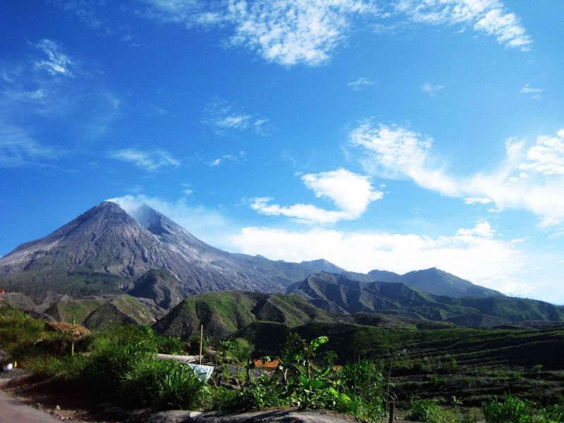 20 Tempat Di Indonesia Yang Layak Kamu Daki