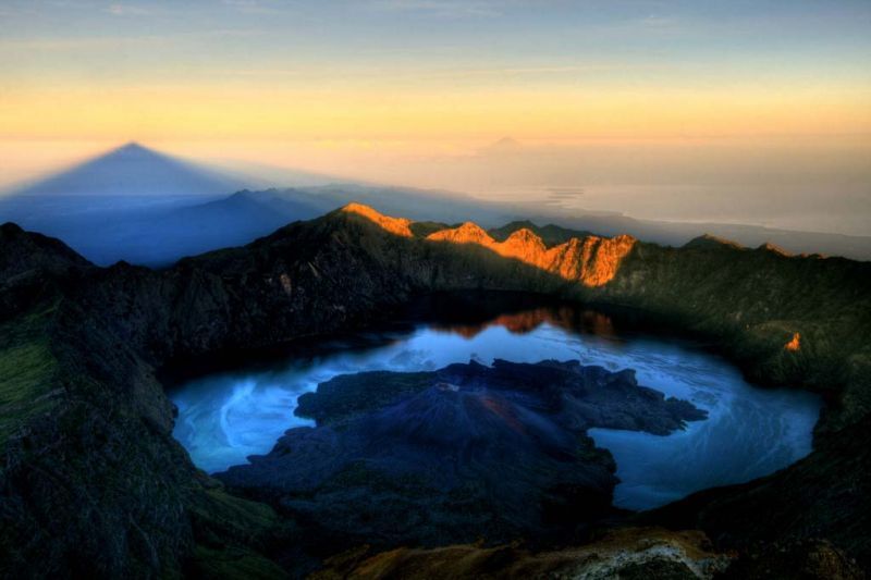20 Tempat Di Indonesia Yang Layak Kamu Daki