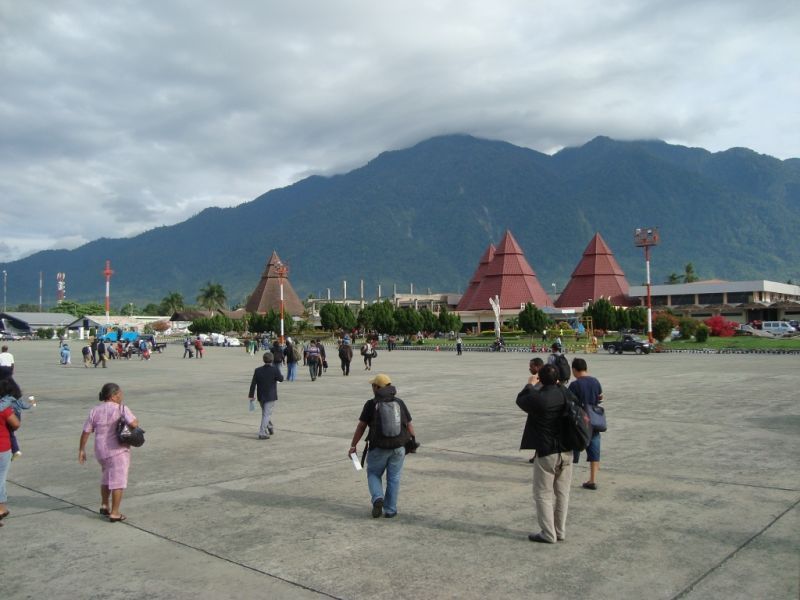 15 Bandara Paling Mendebarkan Di Dunia