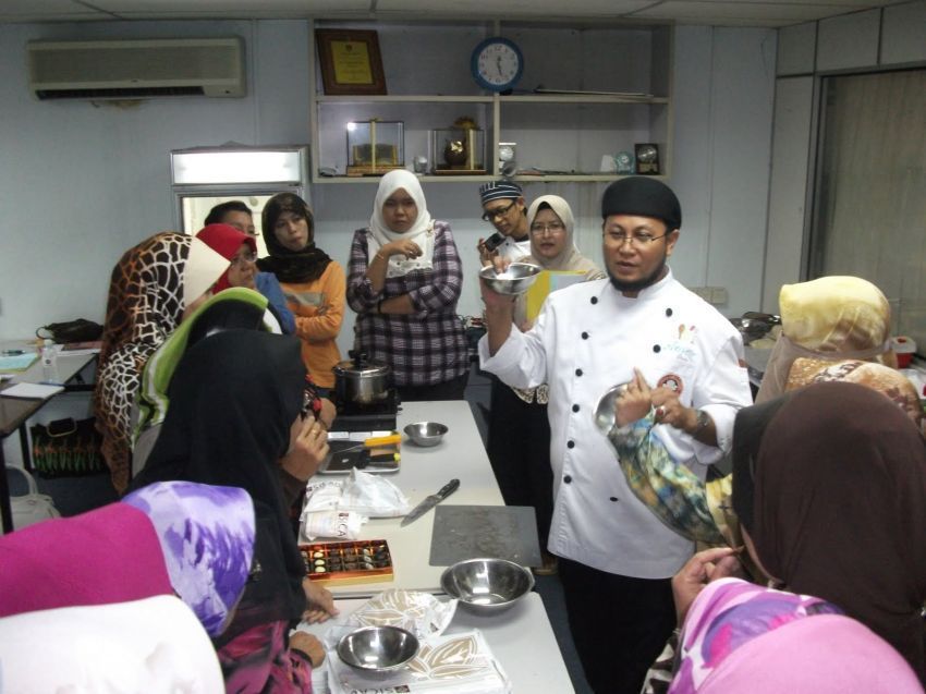 Sering Malu Sama Orang Lain? Yuk Ikuti Tips Ini Biar Kamu Nggak Lagi Jadi Pemalu