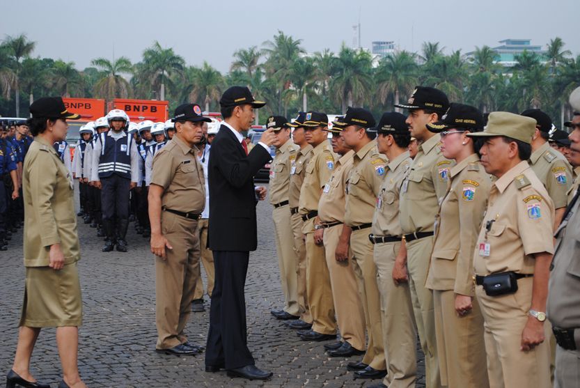 Tips Memimpin Pegawai Yang Lebih Senior Dari Kamu!