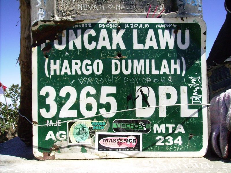 Tips-Tips yang Harus Kamu Baca Sebelum Mencumbui Puncak Gunung