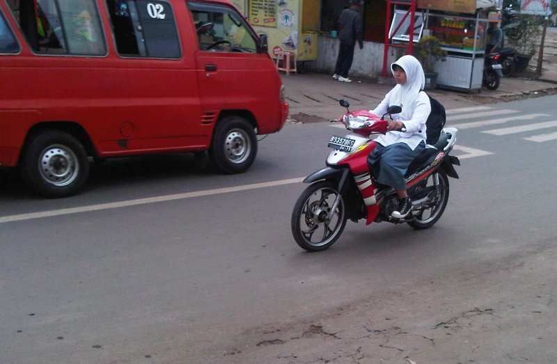 Kelakuan Pengguna Jalan Seperti Ini Nih yang Bikin Naik Darah!