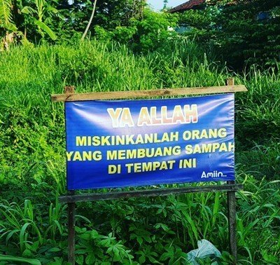 Spanduk Kreatif!! Isinya Bikin Ngakak 