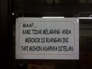 Spanduk Kreatif!! Isinya Bikin Ngakak 