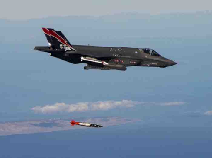 &#91;UPDATE&#93; F-35A Menyelesaikan Sertifikasi Desain Untuk Pelepasan Bom Nuklir