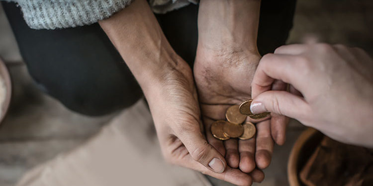 Membiasakan Memberi Dibanding Menerima, Sanggupkah?