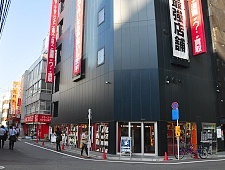 Akihabara: Otaku Culture vs Electronic Store