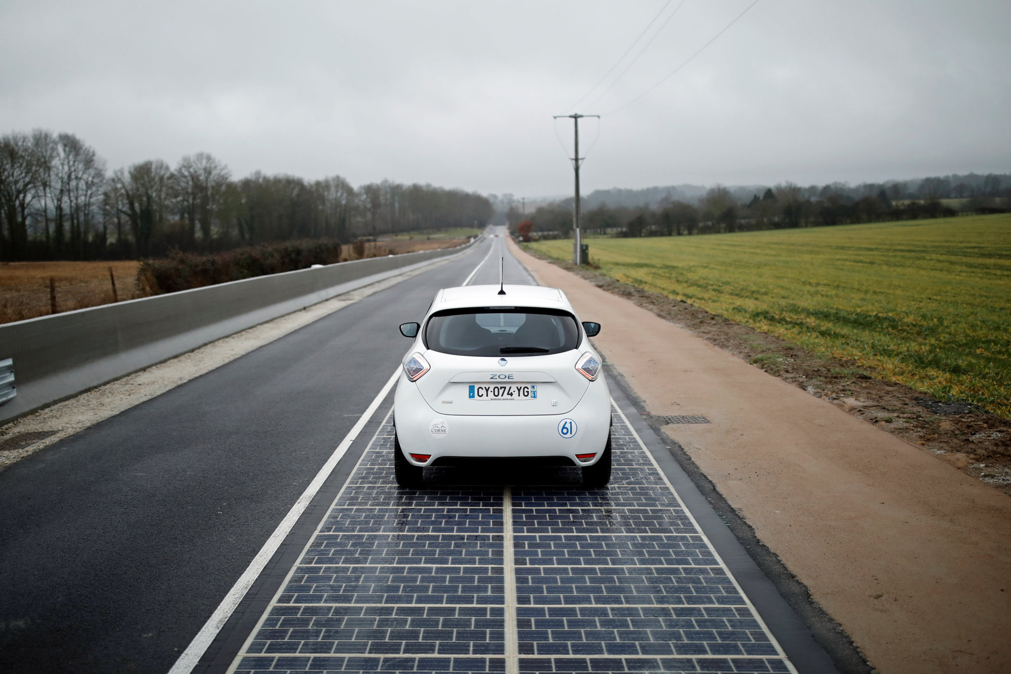 Keren di Prancis Resmikan Jalan Panel Surya Pertama di Dunia