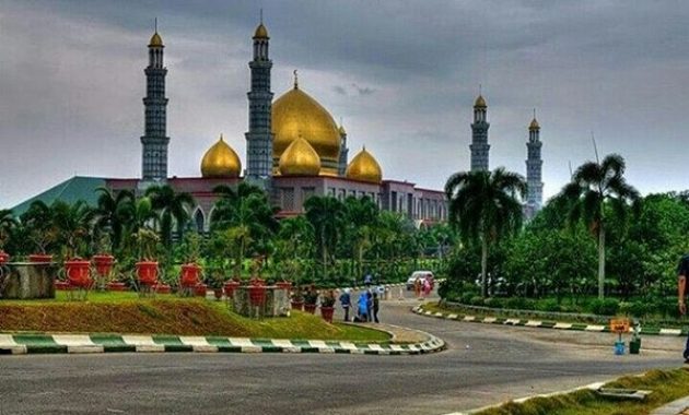 &#91;COC Regional : Lokasi Wisata&#93; Masjid Dian Al Mahri, Tempat Wisata Religi Yang Ajib