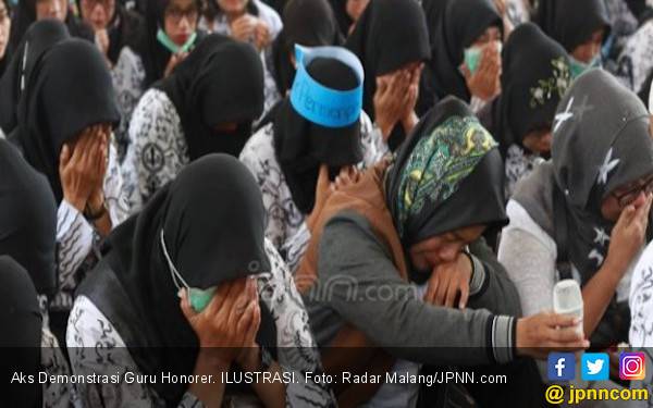 Mana Berani Pemerintah Memberhentikan Semua Guru Honorer
