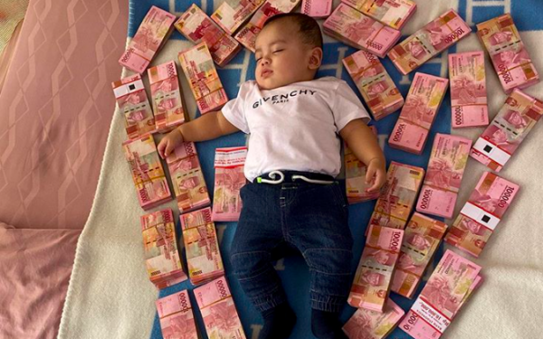 Nikita Mirzani Pakai Anak untuk Pamer Duit