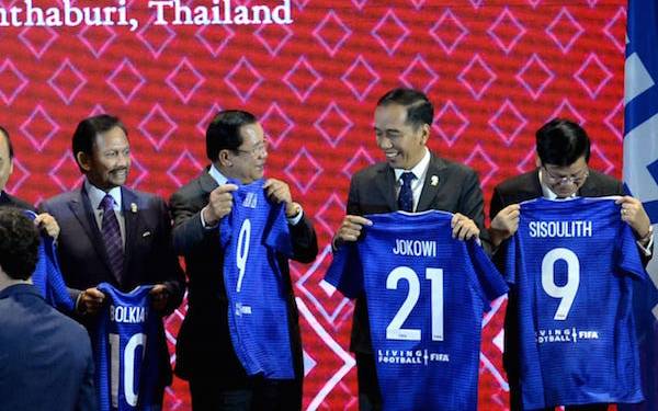 Jersey untuk Jokowi Berbeda Dari Pemimpin ASEAN Lainnya