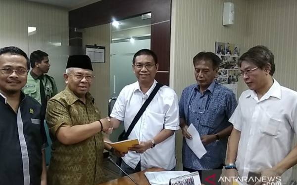 PSI Dilaporkan Gara-Gara Lem Aibon Rp 82 M, FITRA: Sugiyanto Salah Alamat