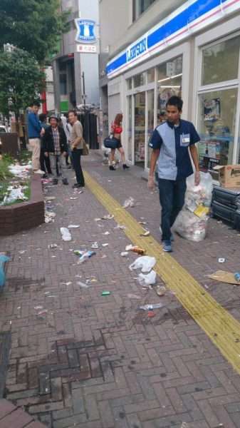 Tokyo pasca Halloween: Habis Senang, Terbitlah Sampah