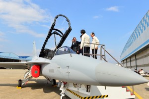 gak-jelas-menhan-ri-tinjau-pembangunan-pesawat-tempur-t-50-produksi-kai