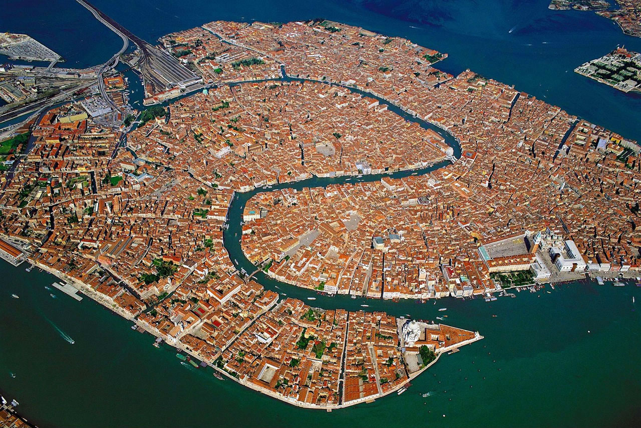 Dubai bangun replika Venesia ala Italia di atas air