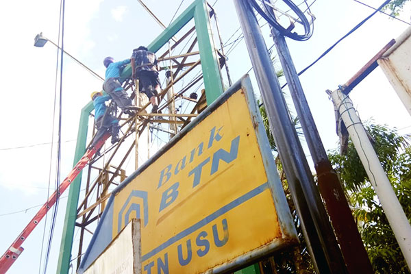 Seorang Pria Kesetrum Listrik Baleho Pintu 1 USU
